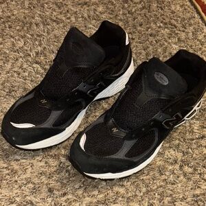 New Balance Men's Black and White Athletic Shoes